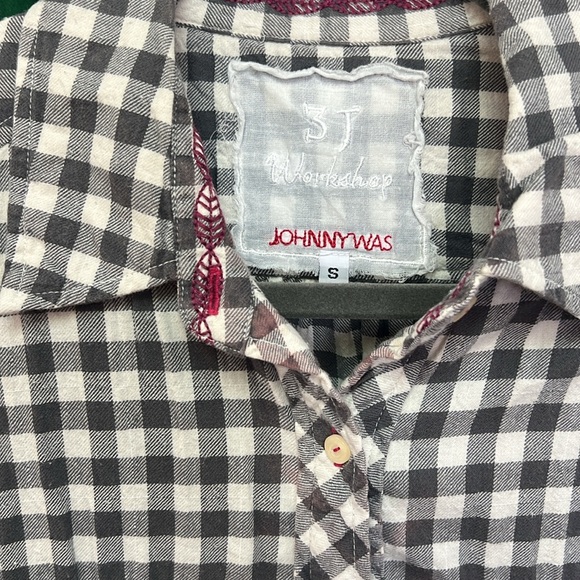 Johnny Was grey/white plaid with red floral bottom long sleeve button up shirt S - Picture 3 of 4